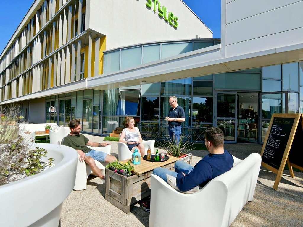 Ibis Budget Nantes Reze Aeroport Rezé Exterior foto