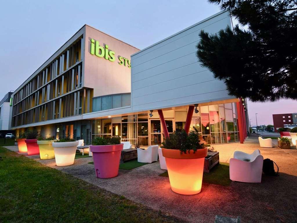 Ibis Budget Nantes Reze Aeroport Hotel Exterior foto